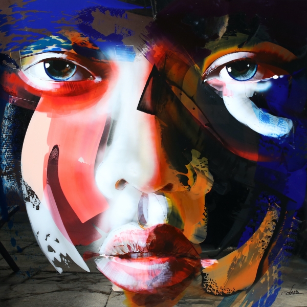 Peinture sur aluminium de Fabiola Govare intitulée Facture représentant un visage androgyne abstrait avec beaucoup de couleurs sur fond poly miroir, c'est un format carré