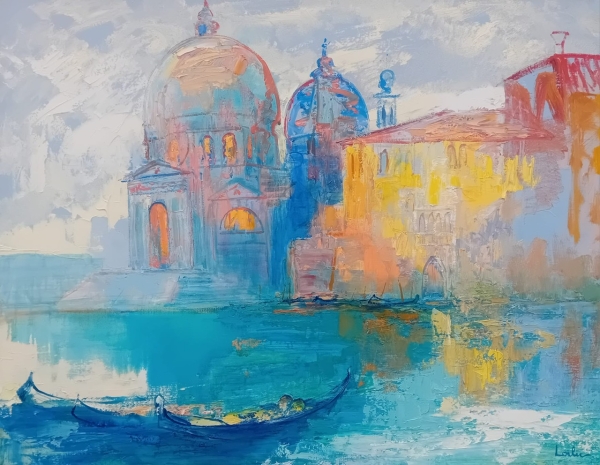Peinture à l'huile sur toile intitulée LA SALUTE AU MATIN de Hervé LOILIER Représentant l'extrémité du Grand Canal à Venise avec une vue sur la Basilique de la Salute. on y aperçoit les gondoles vide en premier plan. La Salute est placée dans le centre gauche de la composition et les couleurs dominantes sont le bleu et le jaune