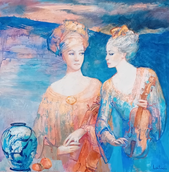 Peinture à l'huile sur toile intitulée LES MANDARINES de Hervé LOILIER, oeuvre figurative représentant deux femmes vêtues de tunique en train de converser, celle de droite porte un violon et celle de gauche est vêtue d'un tissu orangé. un pot et deux oranges placés dans les coin bas gauche viennent compléter la composition. Un massif montagneux et un ciel nuageux sont suggérés dans le fond. Les couleurs principales sont le bleu et le orange.