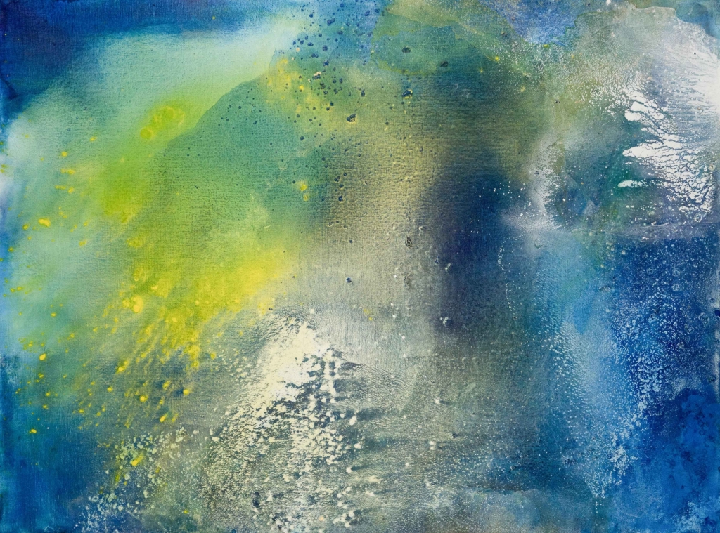 Oeuvre éthérée d'inspiration océanique aux teintes bleutées et écume blanche réalisée en technique mixte sur toile par l'artiste Monique ORSINI