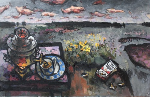 Oeuvre figurative de l'artiste russe Oscar RABINE en peinture à l'huile sur toile où est représenté une prairie verte avec en premier plan un table garnie d'une théière et assiette, un paquet de cigarettes est au sol